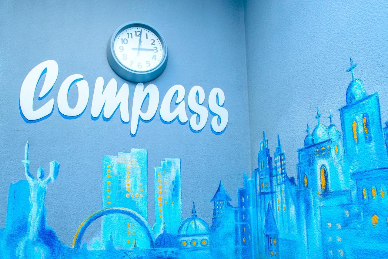U-Compass Ostello Kiev Esterno foto